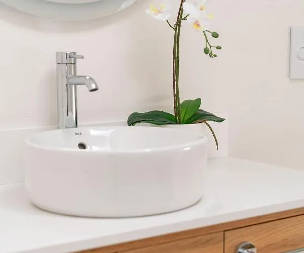 Nazaret - Adults Only *